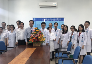 Phó chủ tich UBND tỉnh Đặng Ngọc Dũng thăm tăng quà Bệnh viện nhân ngày Thầy thuốc Việt Nam