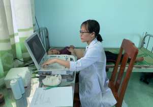 Bệnh viện Sản-Nhi tỉnh: Khám bệnh miễn phí cho sản phụ ở xã Bình Trị, huyện Bình Sơn