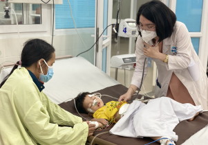 Phẫu thuật thành công cho bé gái bị chứng xoắn dạ dày hiếm gặp