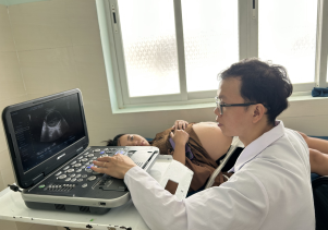 Khám sản phụ khoa miễn phí cho 200 phụ nữ huyện Lý Sơn