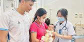 Tái khám tim sau phẫu thuật.