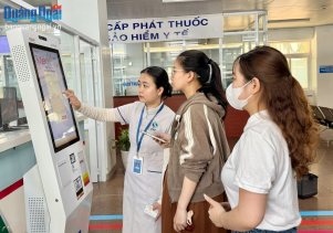 Ki ốt thông minh hỗ trợ đăng ký khám, chữa bệnh tự động