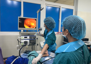 Phát hiện và xử trí kịp thời 4 polyp đại tràng ở bệnh nhi 6 tuổi