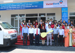 VietinBank tặng ô tô cứu thương cho Bệnh viện Sản - Nhi tỉnh Quảng Ngãi