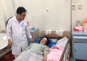Bệnh viện Sản- Nhi tỉnh:  Cứu kịp thời mẹ con sản phụ bị xe ô tô tông